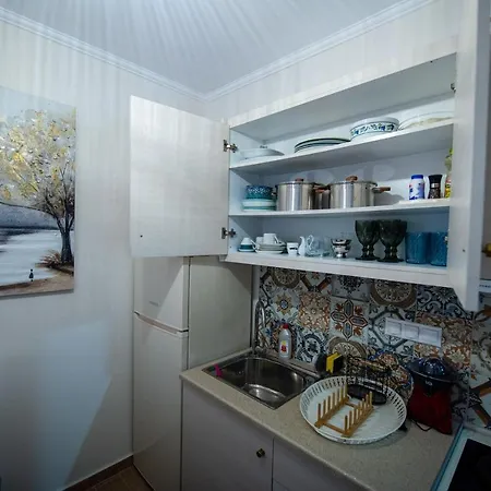 Апартаменты Efie's *